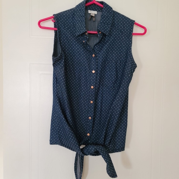 Dynamite Tops - Dynamite Sleeveless Denim Front Tie Snap Button Top XS